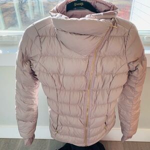 Athleta Women's Blush Puffer Jacket with gold zipper very soft